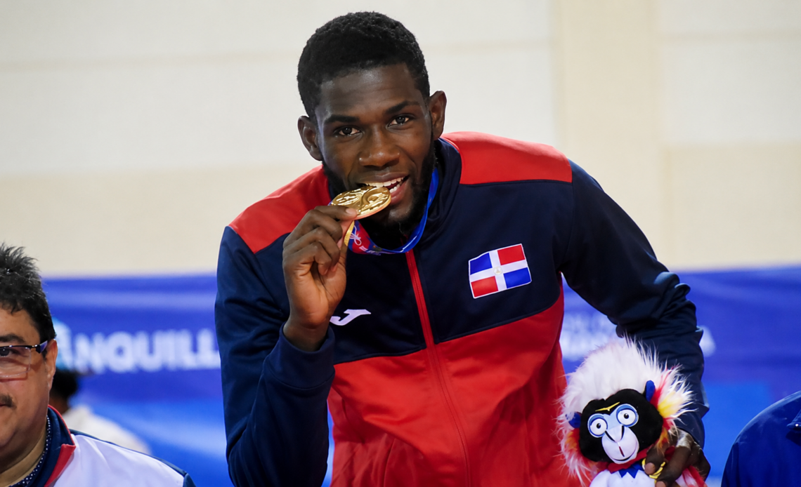 Bernardo Pie Gana Oro en Taekwondo -74 kg, Aportando Otra Medalla a República Dominicana