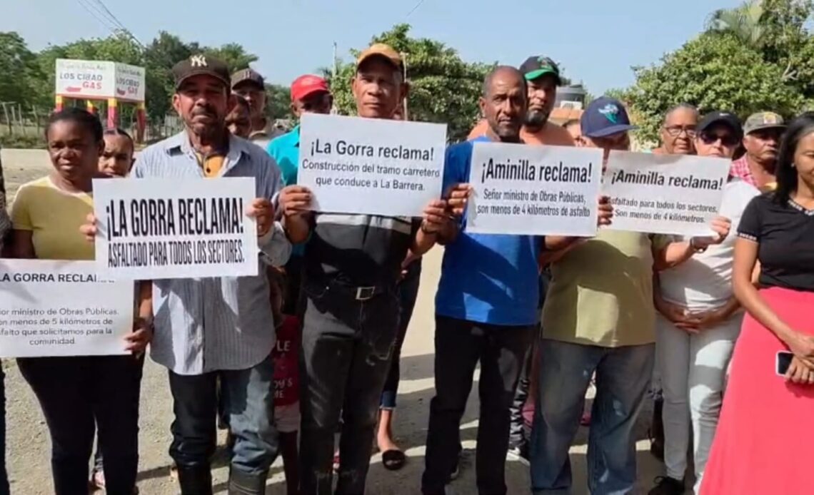 Habitantes de Dajabón Exigen Inclusión en Programa de Asfaltado del MOPC