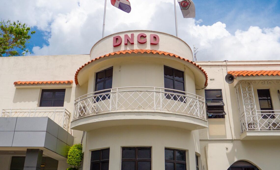 Fallece joven en centro de formación de la DNCD: Un aspirante a agente antinarcóticos sucumbe durante entrenamiento