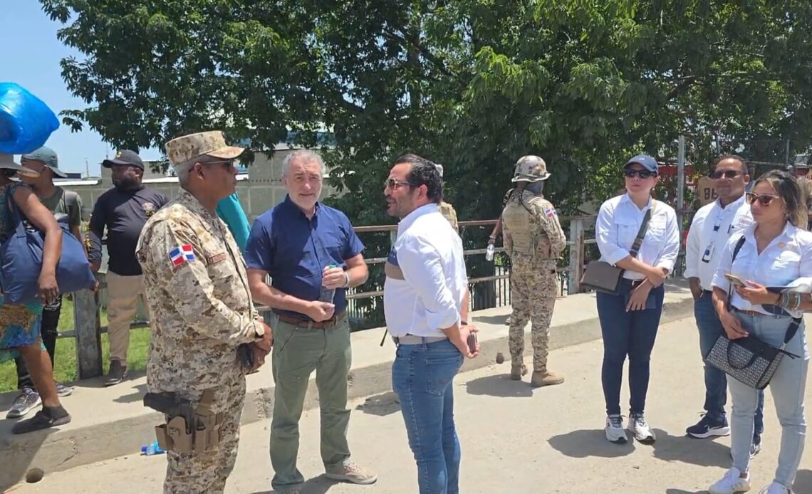Delegación Guatemalteca Evalúa Dinámica Comercial y Migratoria en Frontera de Dajabón