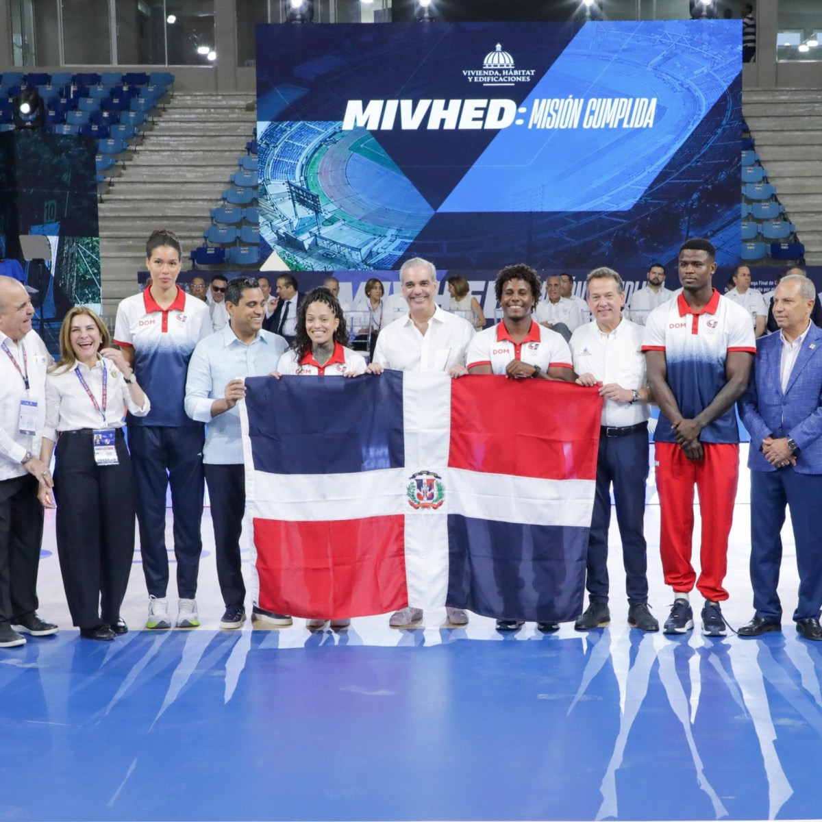 Presidente Abinader Otorga Bandera a Delegación Dominicana y Reabre Palacio de Voleibol