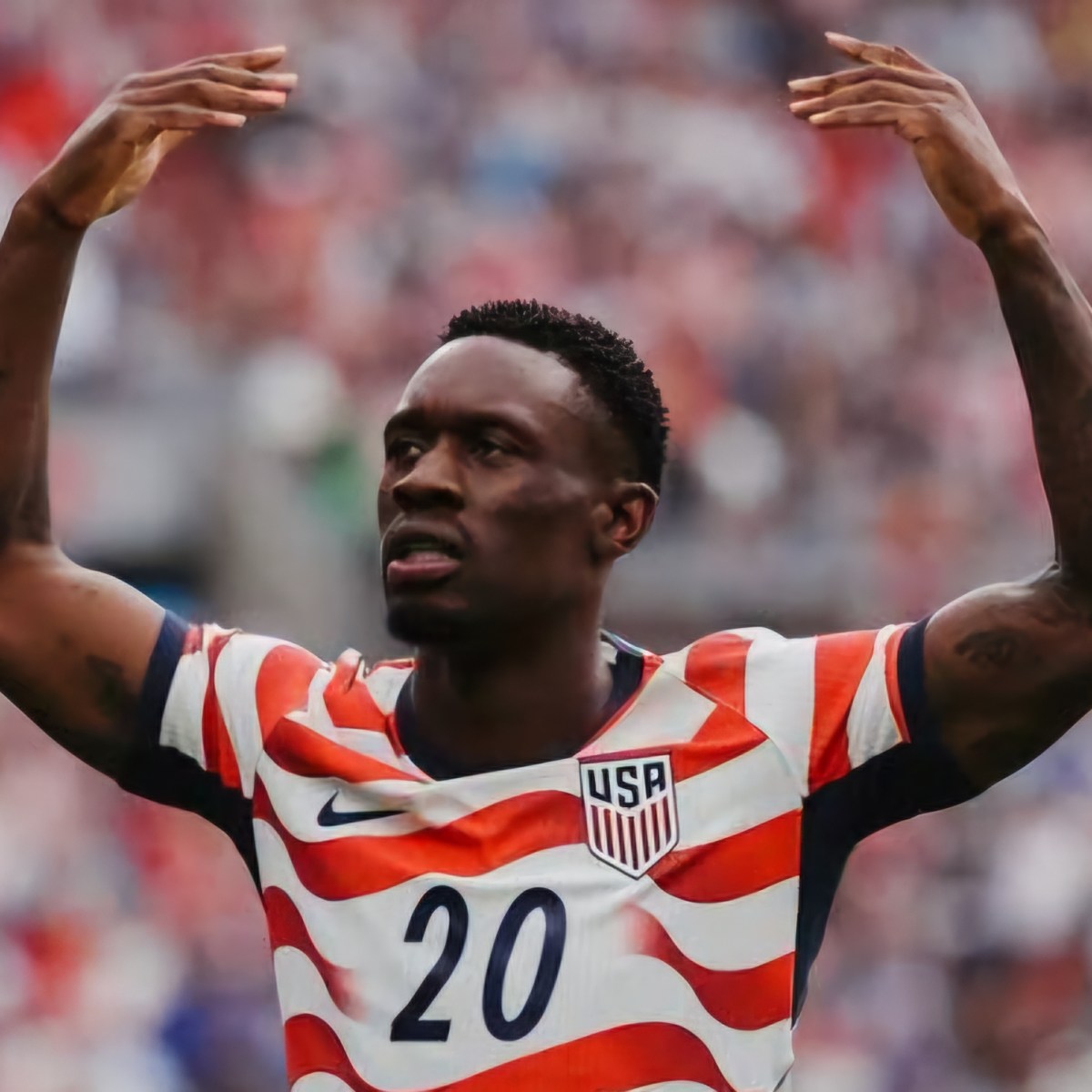FIFA Anula Sanción a Balogun Tras Intervención de Trump, Generando Controversia