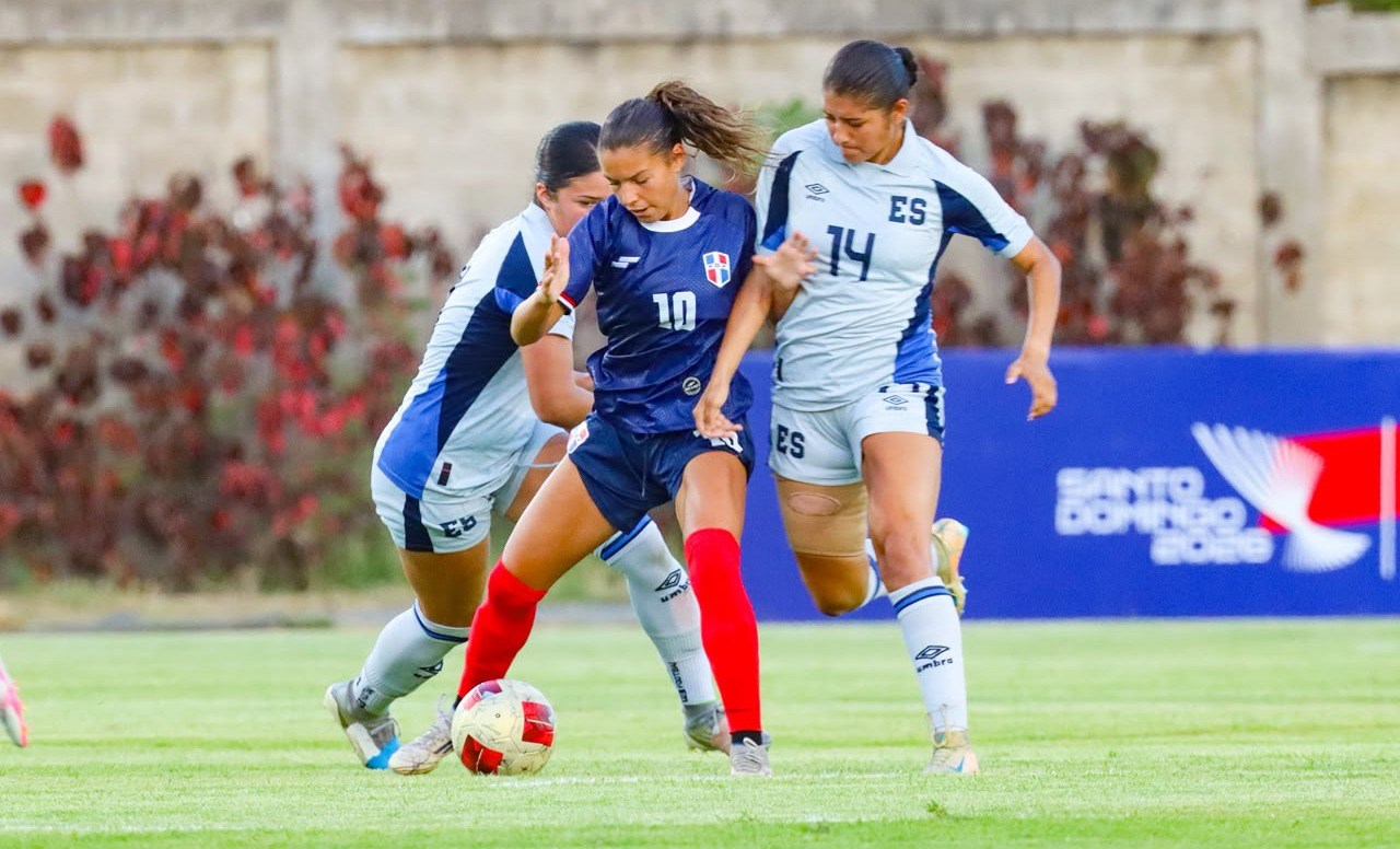 El Salvador Derrota a República Dominicana en el Debut del Fútbol Femenino de los Juegos Centroamericanos