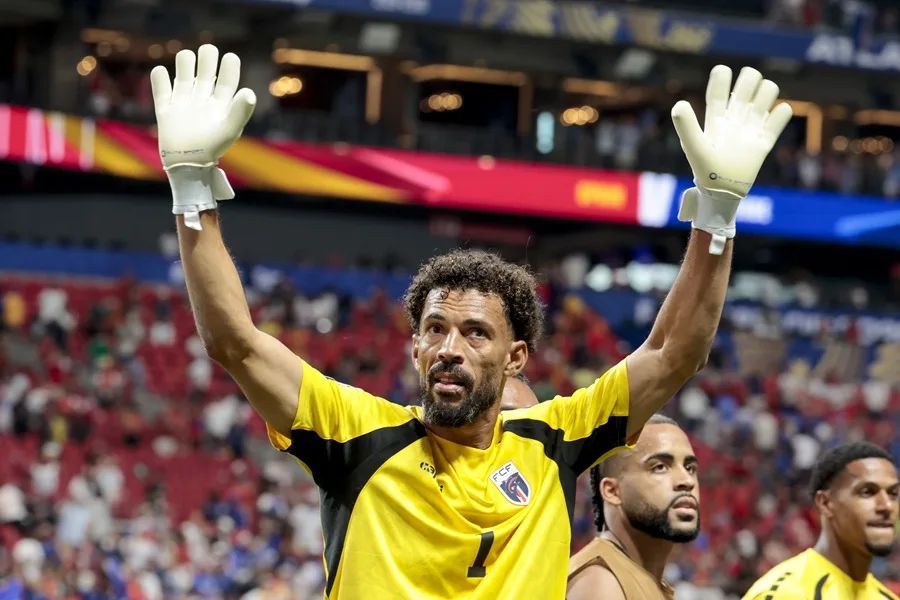 Vozinha Busca Equipo que Valore su Talento Futbolístico, No su Imagen