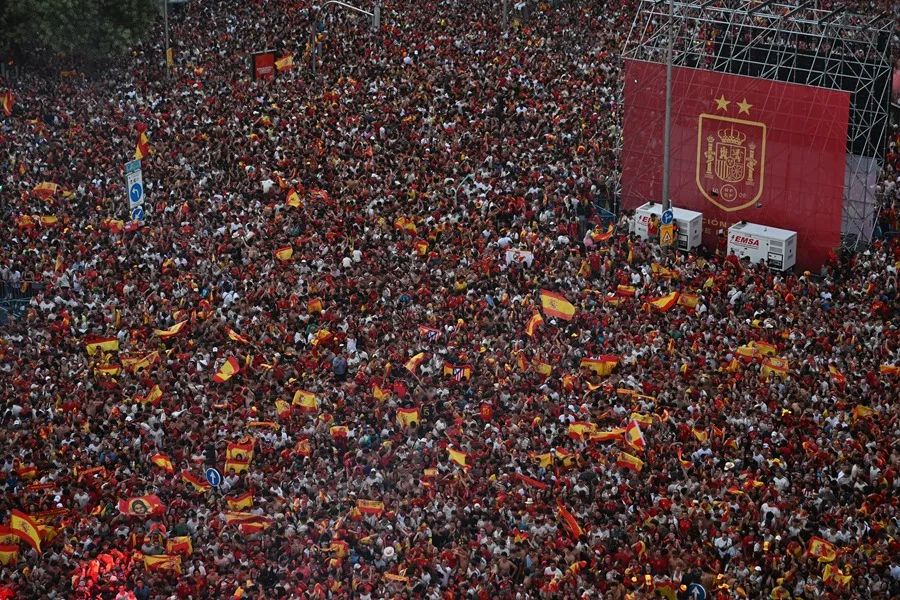 Millones de Aficionados en 13 Ciudades Rompieron Récords en las Zonas del Mundial