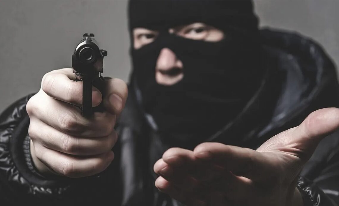 Asalto a estación de gas y vehículo blindado en Monte Plata por hombres armados