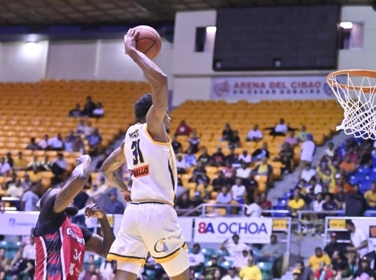 Metros de Santiago Triunfan sobre Gigantes en el Primer Encuentro de la Final de la LNB