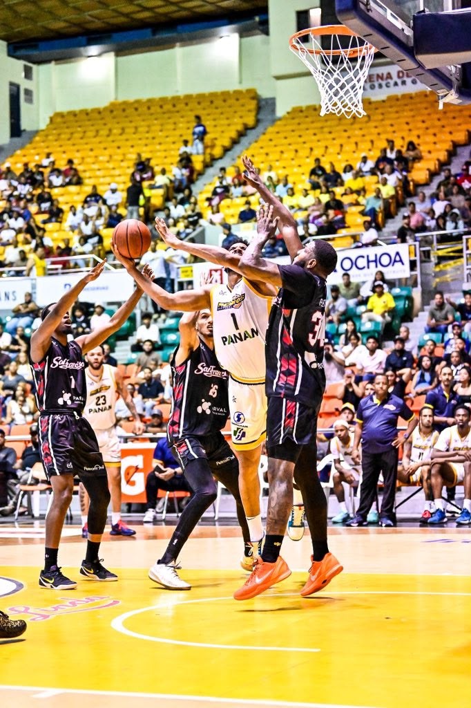 Metros de Santiago Triunfan Ante Gigantes y Extienden la Serie Final de la LNB