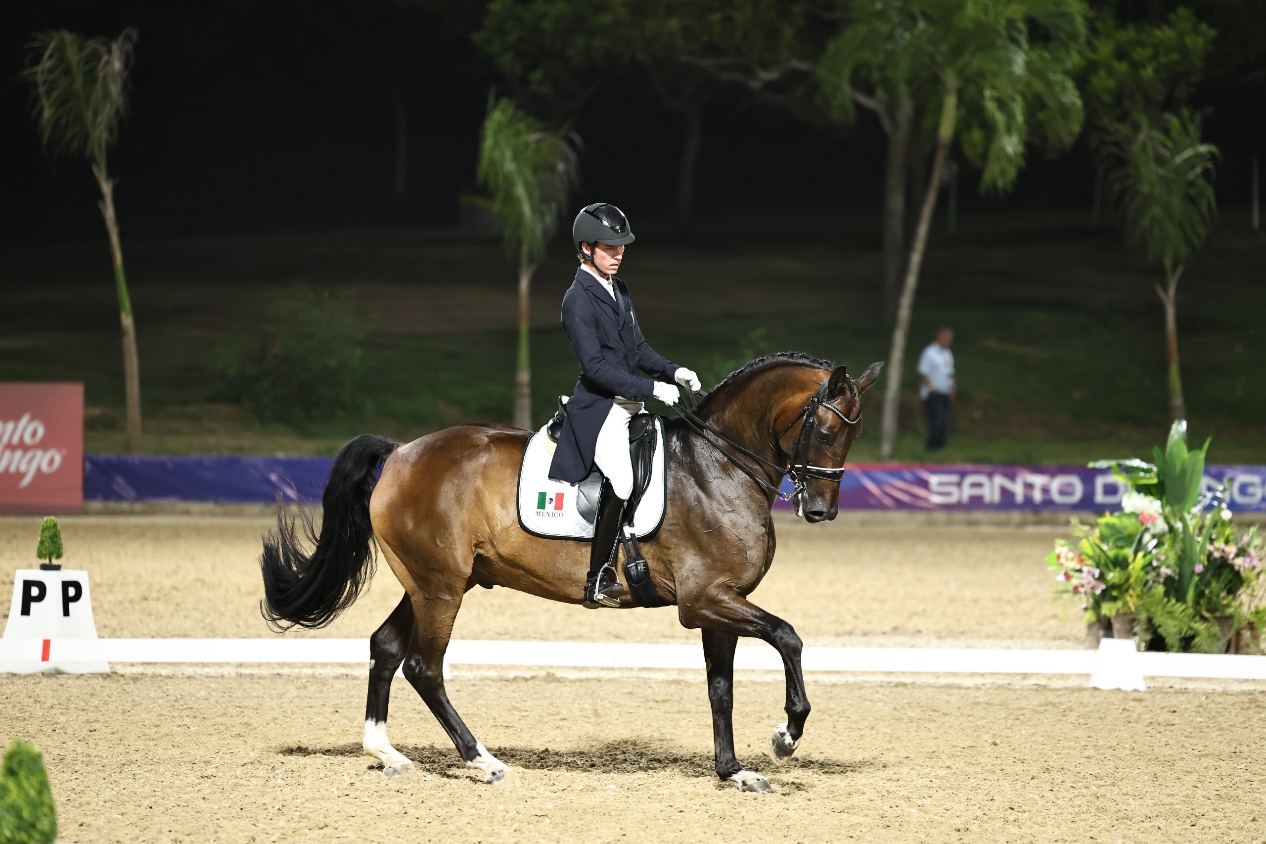 Mauricio Lebrija Obtiene Oro en Competencia de Adiestramiento Ecuestre