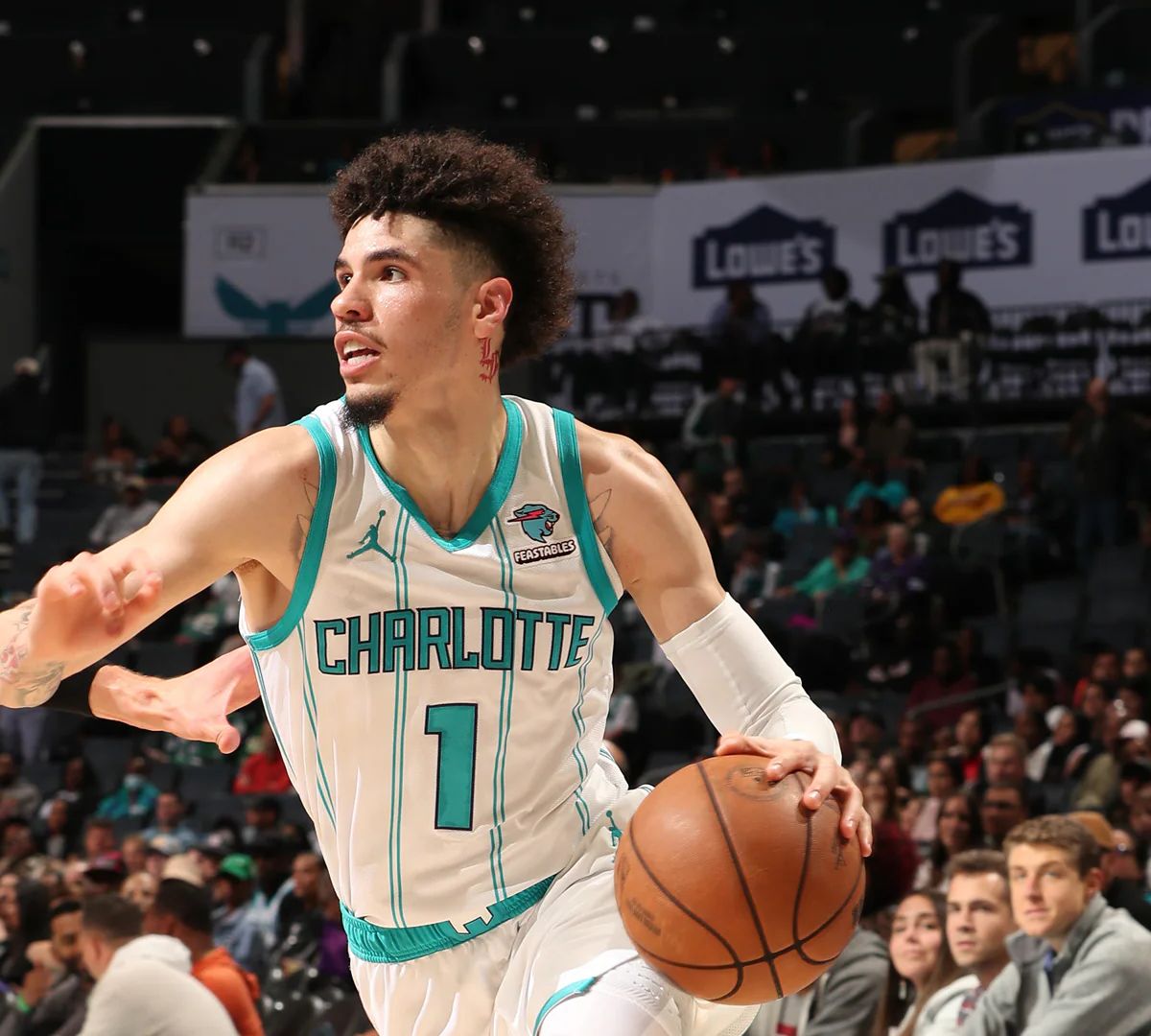 Charlotte Hornets Justifica Traspaso de LaMelo Ball con Aspiraciones de Campeonato
