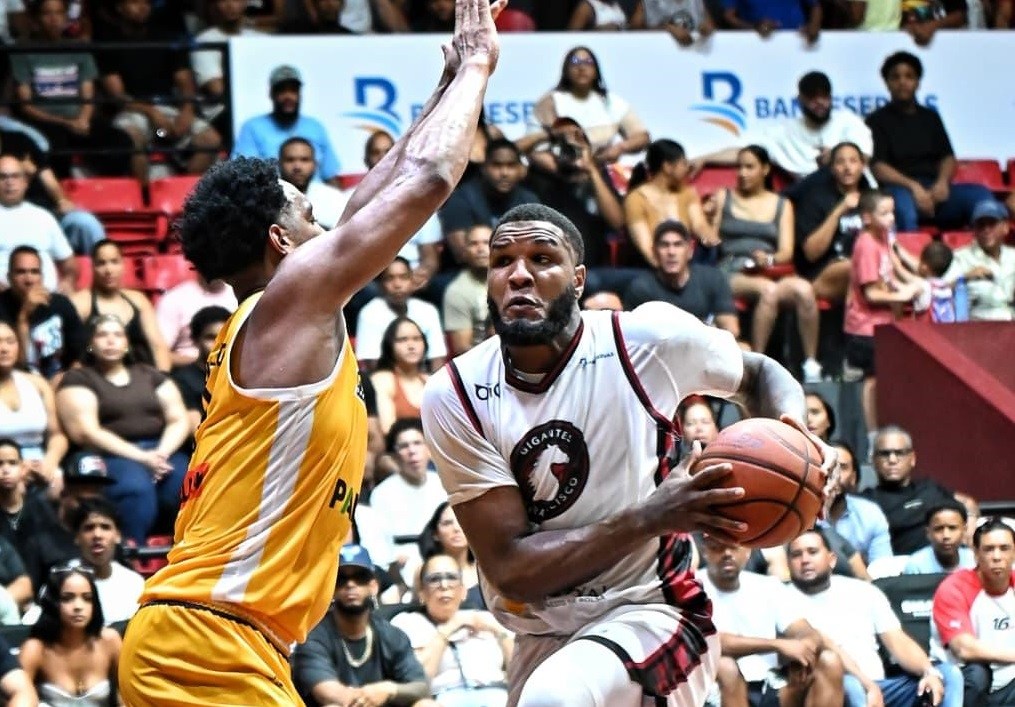 Los Gigantes Superan a los Metros y se Colocan a una Victoria del Campeonato de la LNB