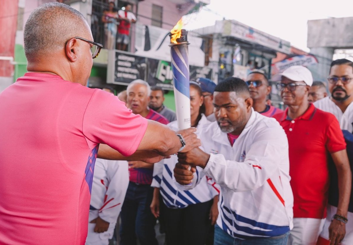 Santo Domingo Norte Vibra con el Recorrido de la Antorcha Deportiva