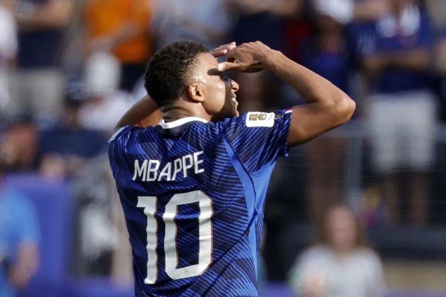 Mbappé Anota Gol Crucial: Asegura Clasificación, Liderazgo Goleador y Se Acerca a Récord Histórico de Messi