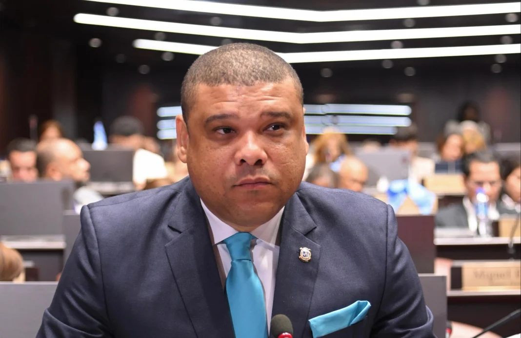 Legislador Respalda Ajustes al Código Penal