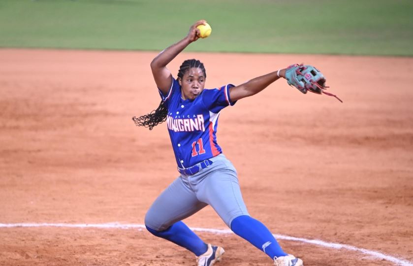 Anyela Gómez Impulsa Triunfo Dominicano en Softbol, Atalyia Rijo Decide Victoria ante México