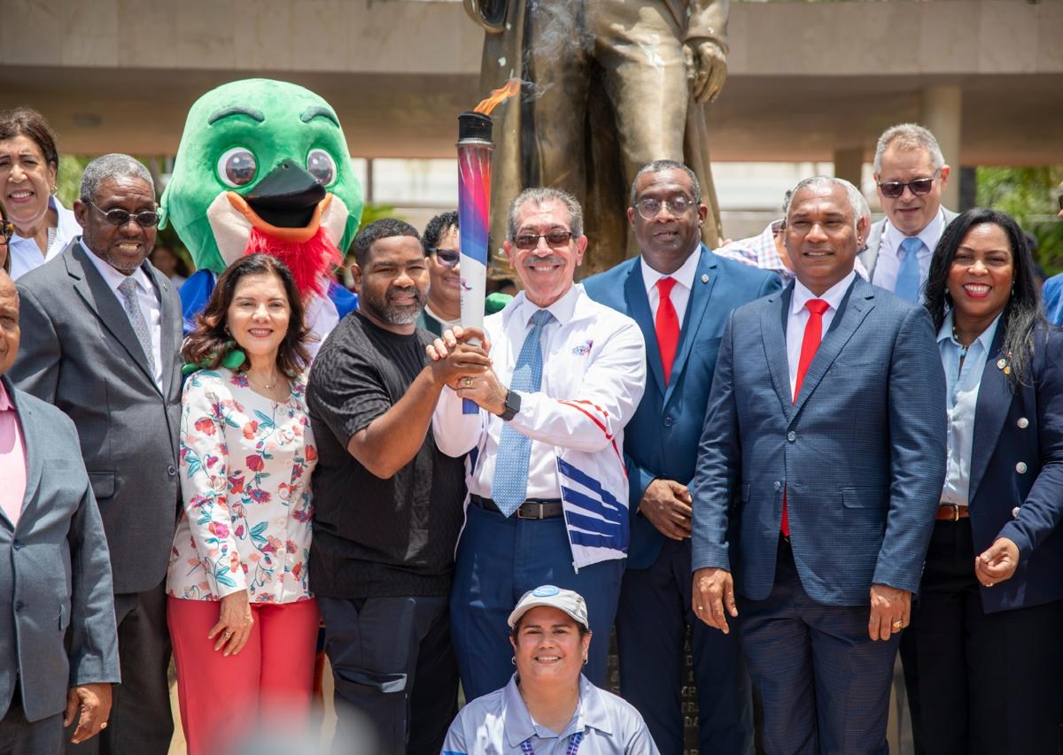 La UASD Acoge la Antorcha de los XXV Juegos Centroamericanos y del Caribe Santo Domingo 2026