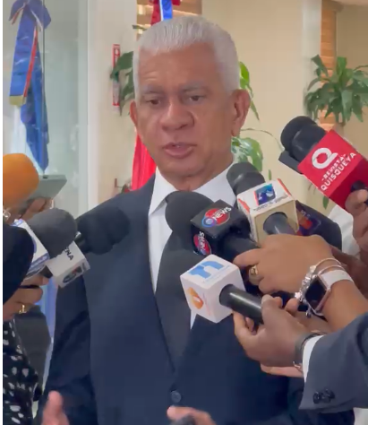 Ricardo de los Santos Refuta Aceleración de Reforma Policial por Presión Social: ''Lleva Siete Meses en el Senado''