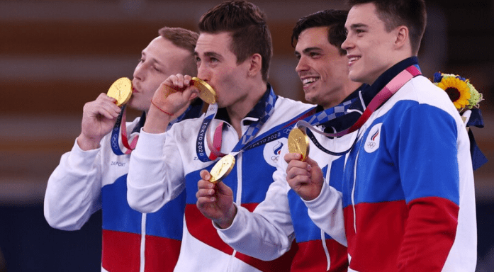 Rusia retoma medallas en Mundiales, mientras Ucrania objeta su retorno al deporte