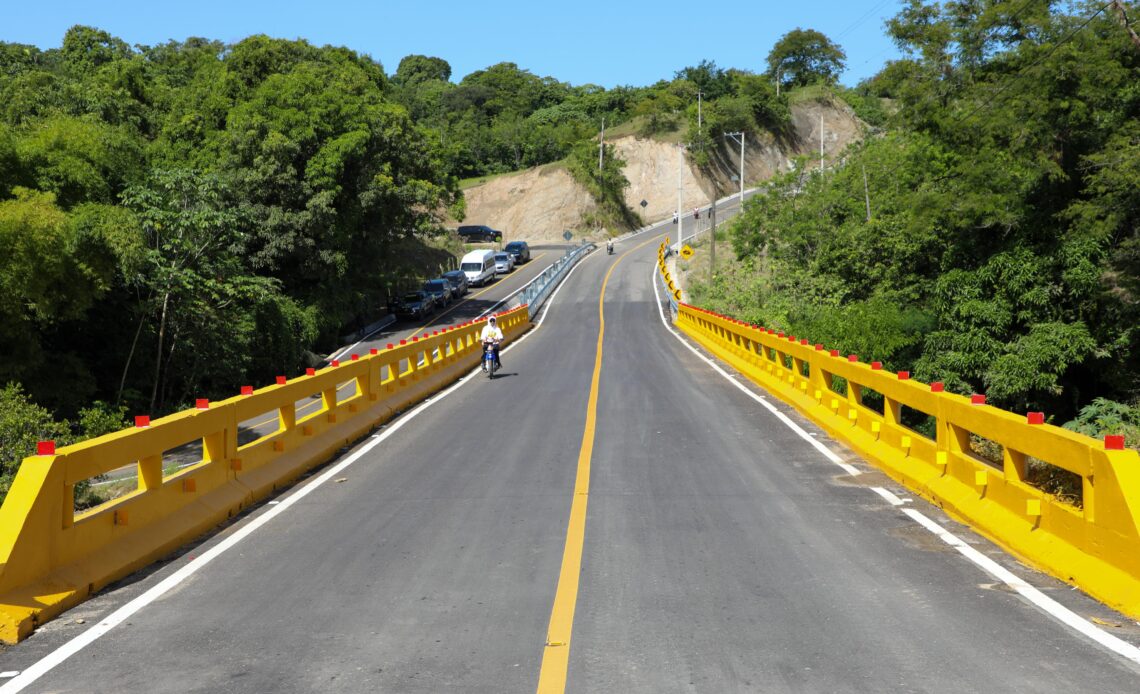 Abinader Inaugura Conexión Vial Crucial entre Dajabón y Santiago Rodríguez con Inversión de RD? Millones