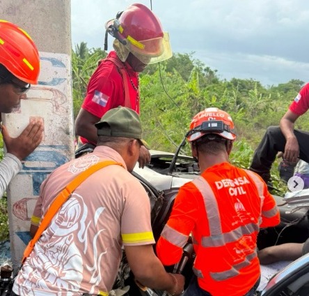 Hombre Rescatado Tras Accidente Vehicular en Carretera de San Pedro de Macorís