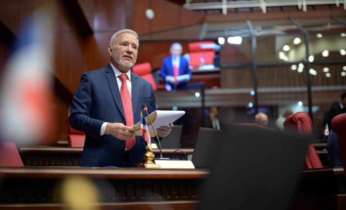 Senador Antonio Taveras Impulsa Modificaciones al Código Penal para Fortalecer la Libertad de Expresión