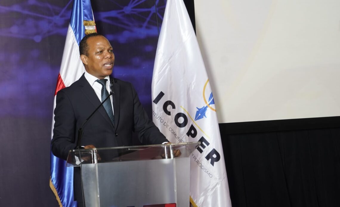 Milton Morrison enfatiza la comunicación responsable en el contexto del debate sobre la libertad de expresión