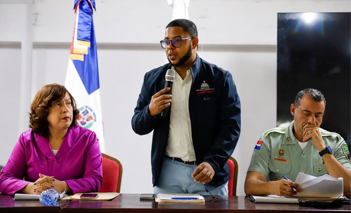 Autoridades Evalúan Necesidades Sectoriales en Reunión de Seguridad en Santiago