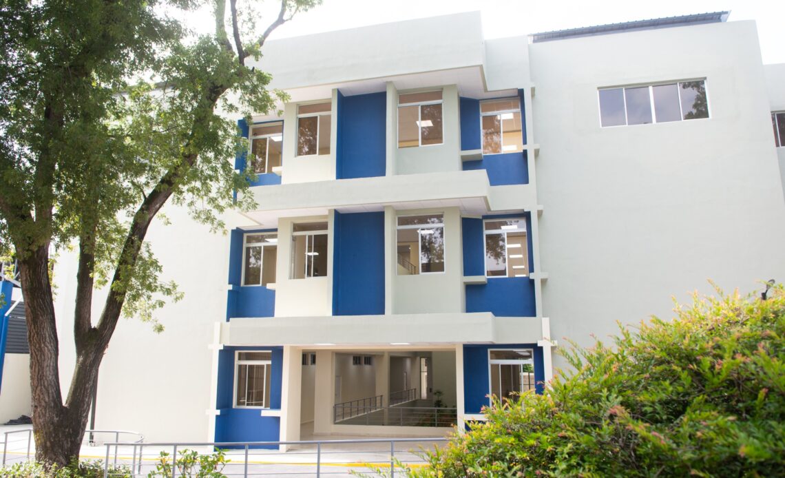 La UASD Inaugura Edificio de Postgrado para Fortalecer la Educación Superior en San Cristóbal