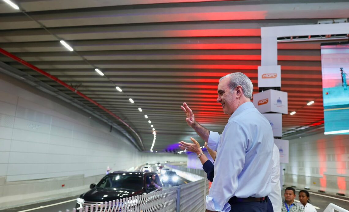 Presidente Abinader Inaugura Túnel y Renovación de la Plaza de la Bandera