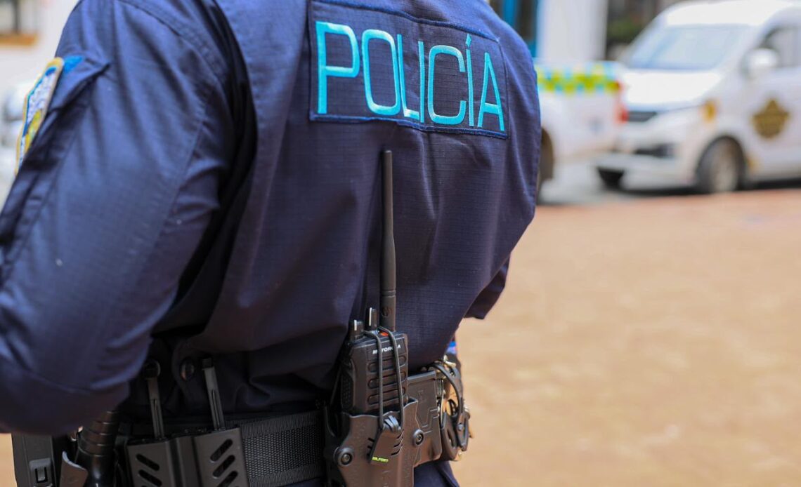 La Policía Nacional apresa a tres individuos buscados por la justicia y a un sospechoso de robo en operativos en La Altagracia