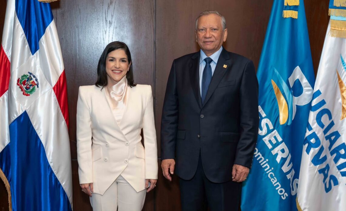Angelina Biviana Riveiro Asume Vicepresidencia Ejecutiva de Fiduciaria Reservas