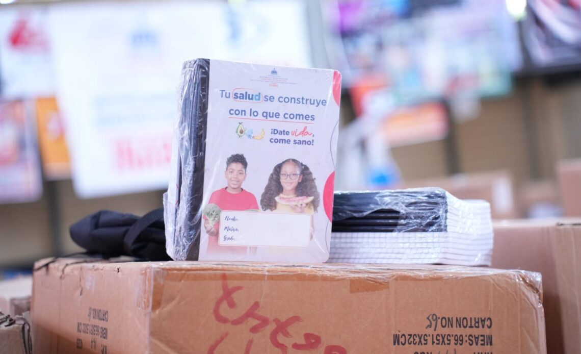 INABIE Progresa con la Distribución de Más de 267 Mil Kits Escolares en la Zona Oriental