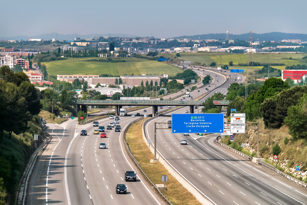 Conductor captado a 168 km/h en zona de obras con límite de 40 km/h: ejemplo de la peligrosidad en carretera