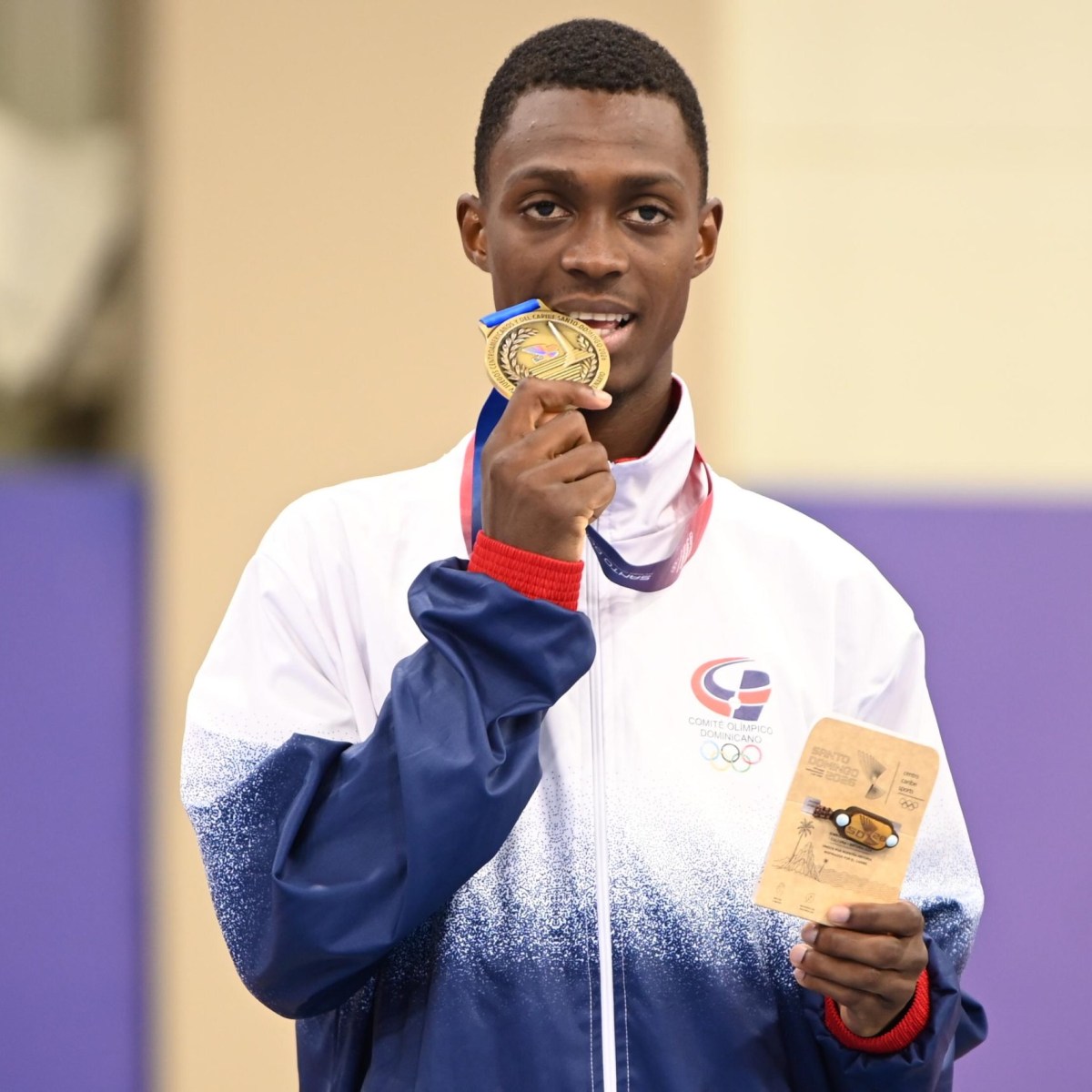 Wilfrido de la Cruz Gana Oro en Taekwondo Tras Dos Meses de Sacrificio Lejos de su Familia