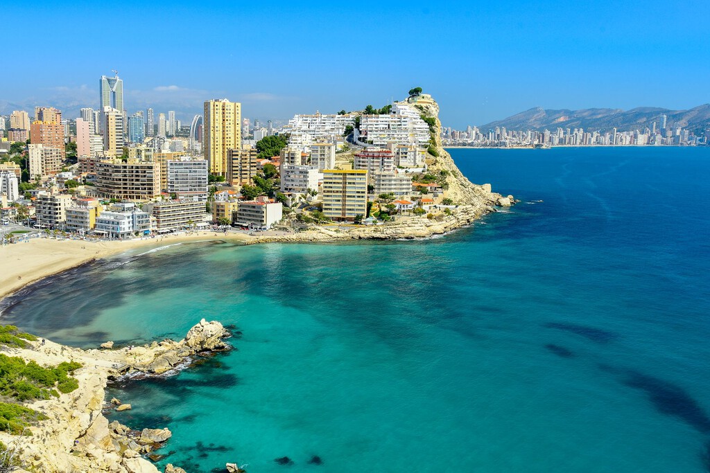 El Mediterráneo en la Costa de Benidorm: Un Aumento de 3 °C en Cinco Años y Sus Implicaciones