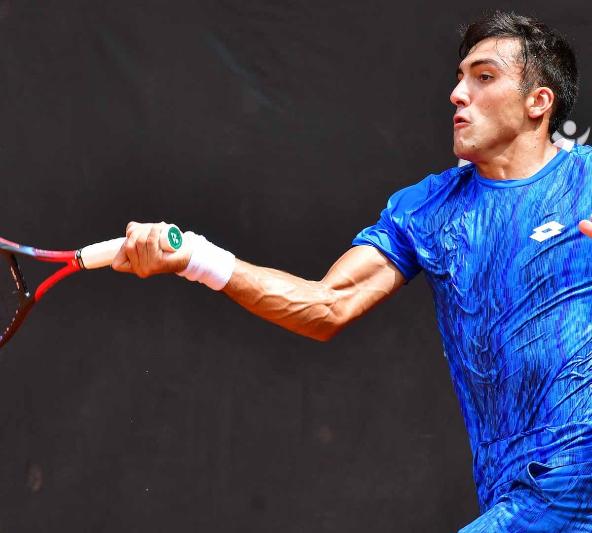 Burruchaga Avanza en el Abierto de Estoril Tras Vencer a Wawrinka