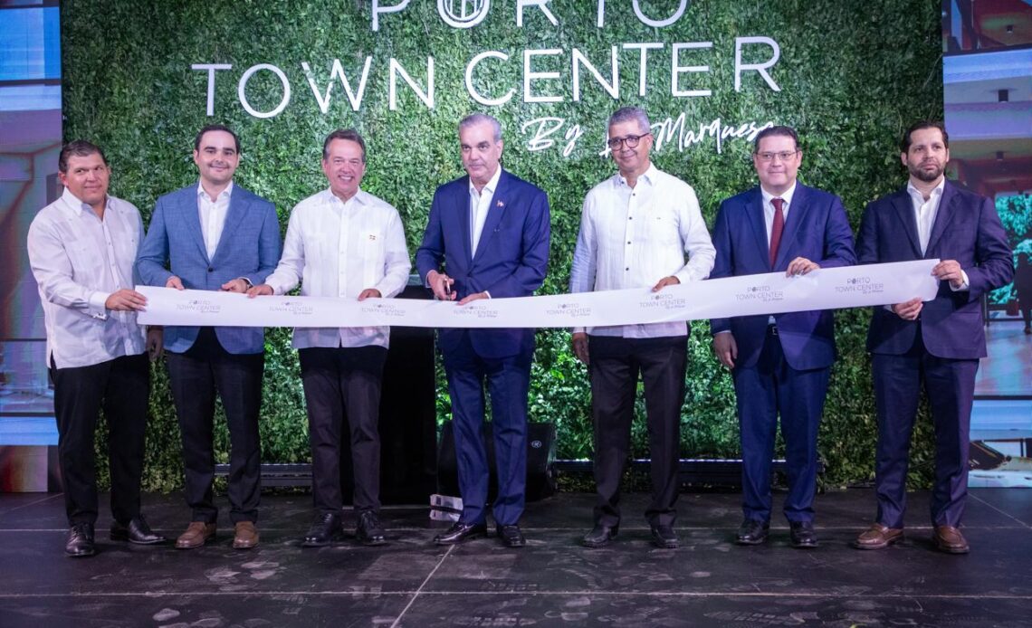 Presidente Abinader Encabeza Inauguración del Centro Comercial Porto Town Center en Arroyo Hondo