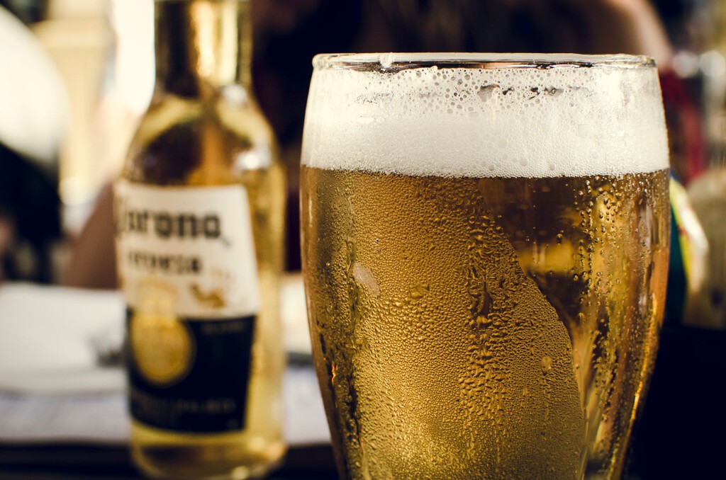El efecto engañoso de la cerveza para combatir el calor: una perspectiva científica