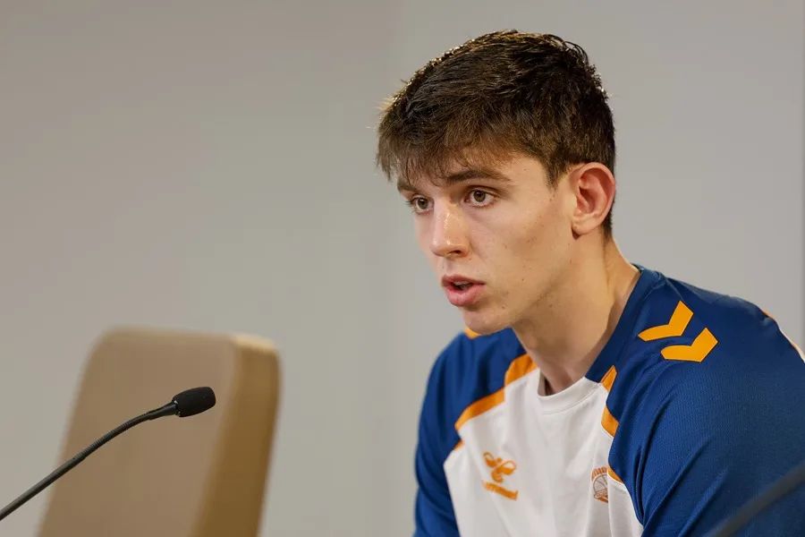 Sergio De Larrea Destaca con Doble-Doble en la Summer League de la NBA