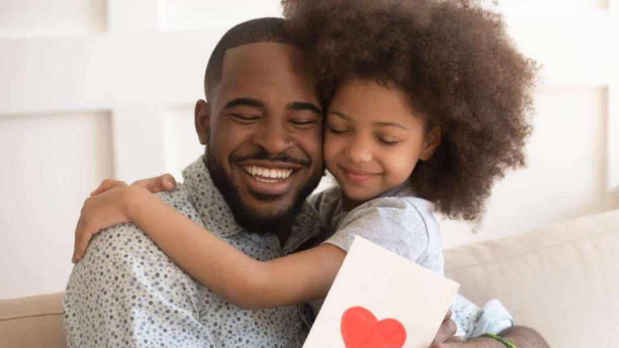 Familias Dominicanas Conmemoran el Día de los Padres con Celebraciones y Afecto