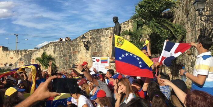 República Dominicana Concede Más de 38 Mil Residencias a Venezolanos, Manteniendo a Haití como el Mayor Beneficiario