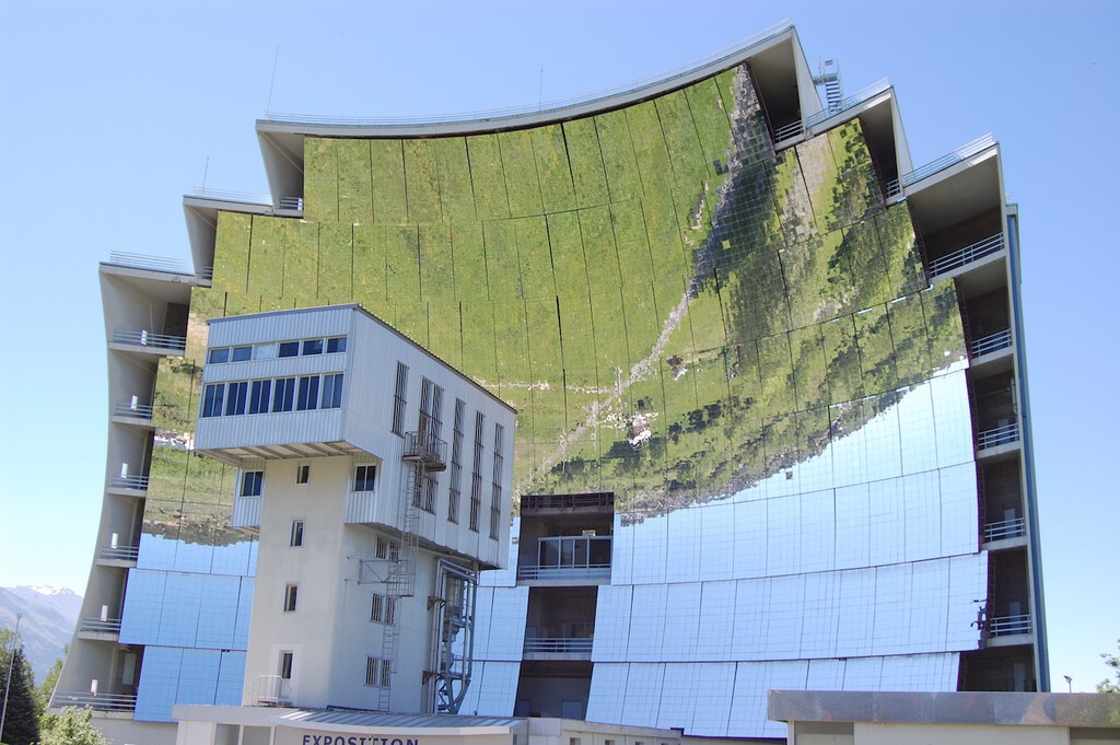El Horno Solar de Odeillo: Un Prodigio de Ingeniería en los Pirineos que Alcanza Temperaturas Extremas