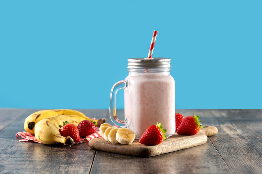Estudio revela que combinar plátano y frutos rojos en batidos podría reducir la absorción de flavanoles