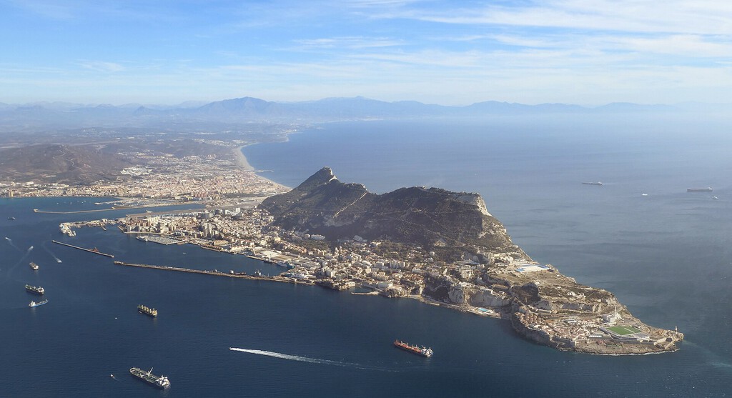 Investigación Explora el Multilingüismo: Galicia y Gibraltar, Claves para Entender el Cambio de Idioma