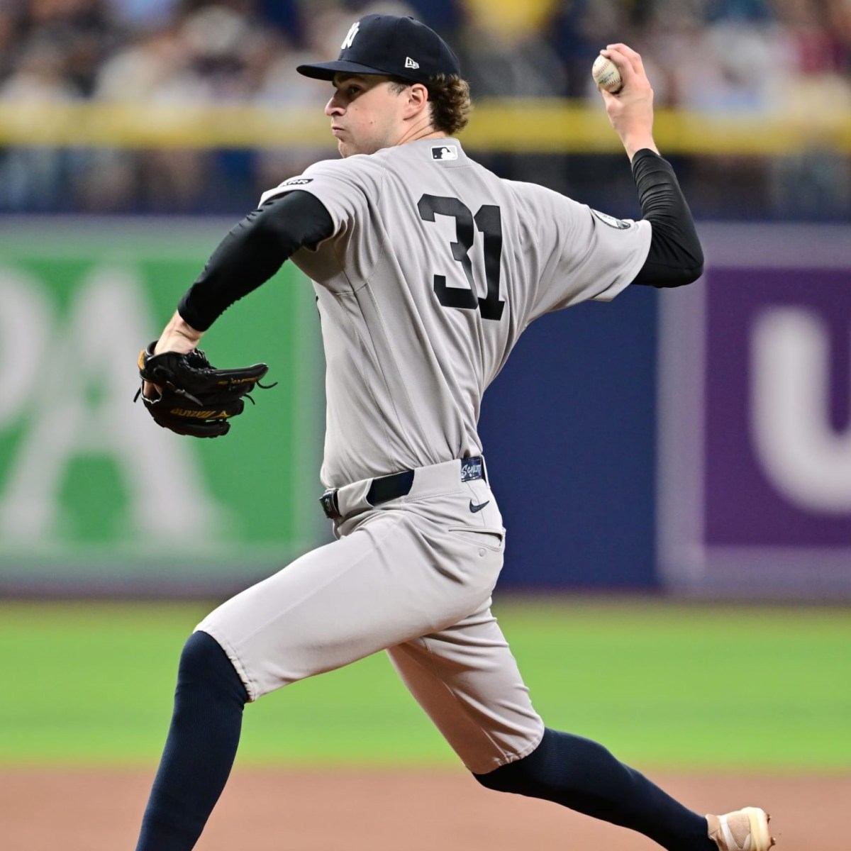 Cam Schlittler Lidera a los Yankees en Victoria Contundente Frente a los Rays