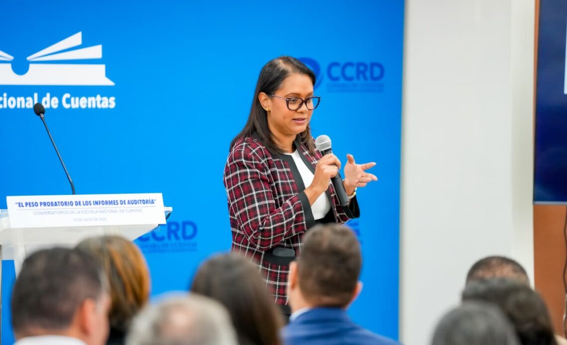 Mirna Ortiz subraya la urgencia de potenciar las habilidades digitales de los auditores frente a la corrupción