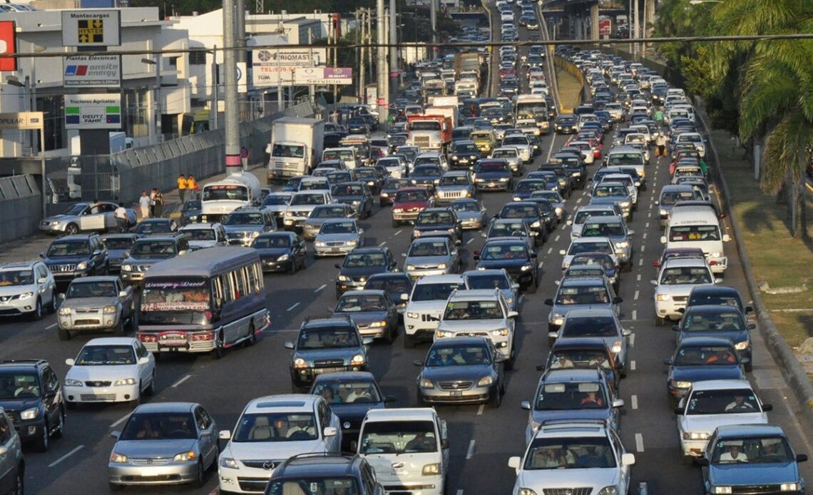 Desigualdad en la Titularidad Vehicular: Hombres Poseen el 76% de los Registros