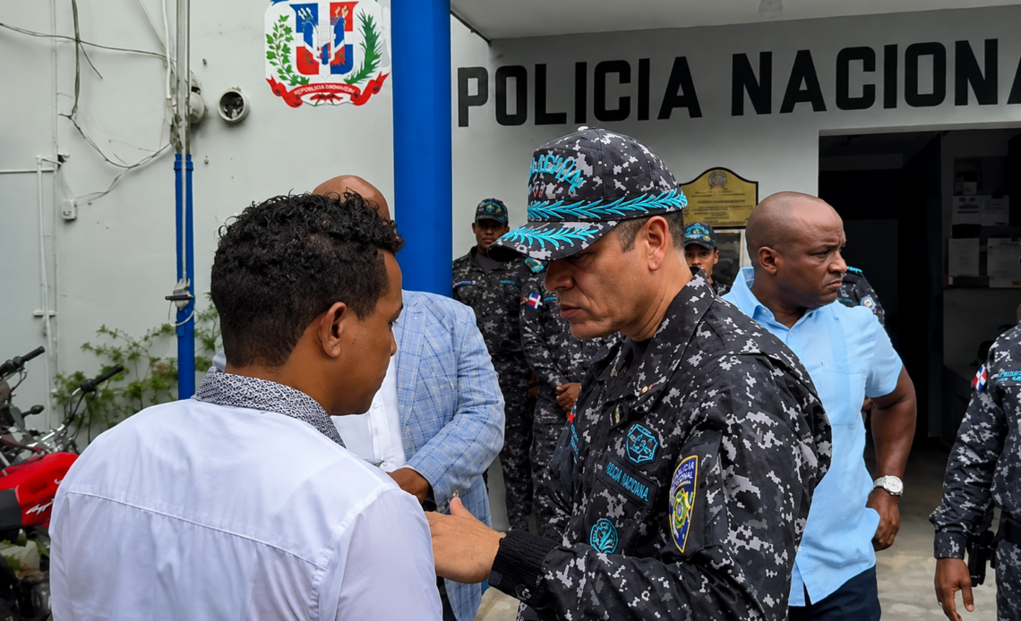 Director de la Policía Nacional se reúne con la familia de Darlin Mercado y promete justicia en el caso