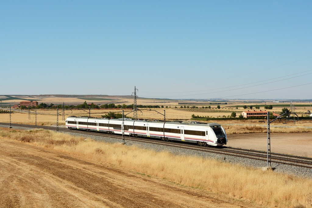 Disminución de Viajeros en Trenes de Renfe: Un Análisis de la Fiabilidad y la Competencia
