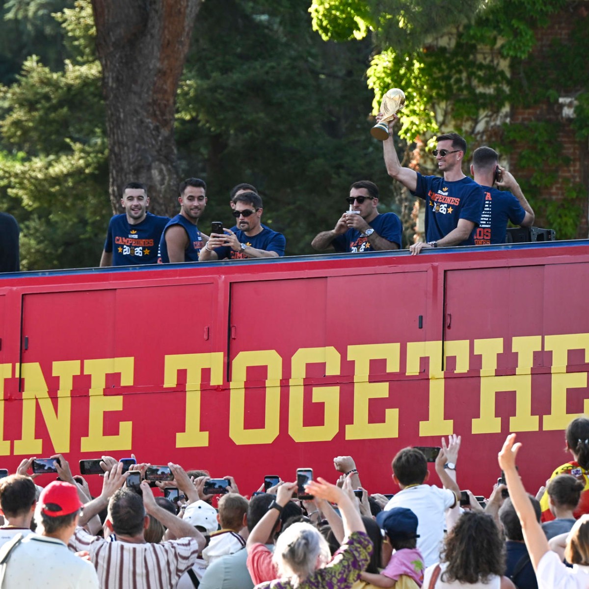 La Selección Española Celebra su Segundo Mundial con un Recorrido Triunfal por Madrid